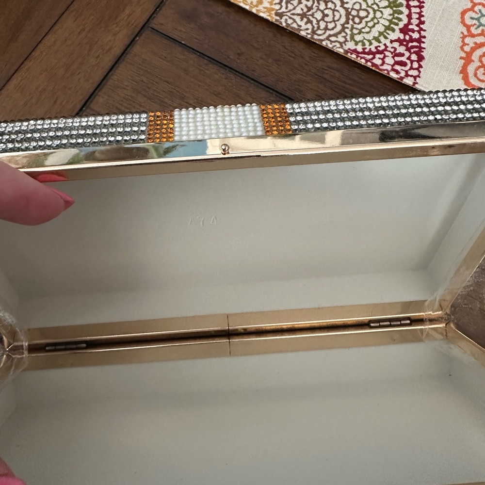 NEW rhinestone-embellished evening clutch - Picture 7 of 7